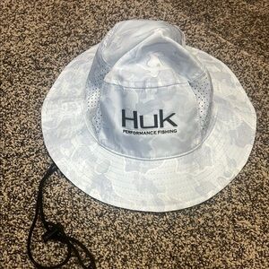 Huk White Fishing Hat